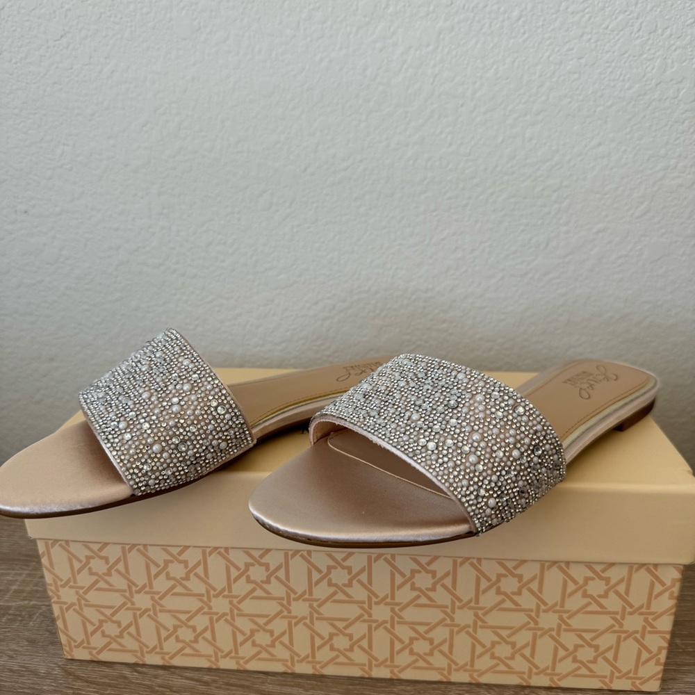 Jewel Badgley Mischka Delaney Glittering Flat Slide Sz 5.5